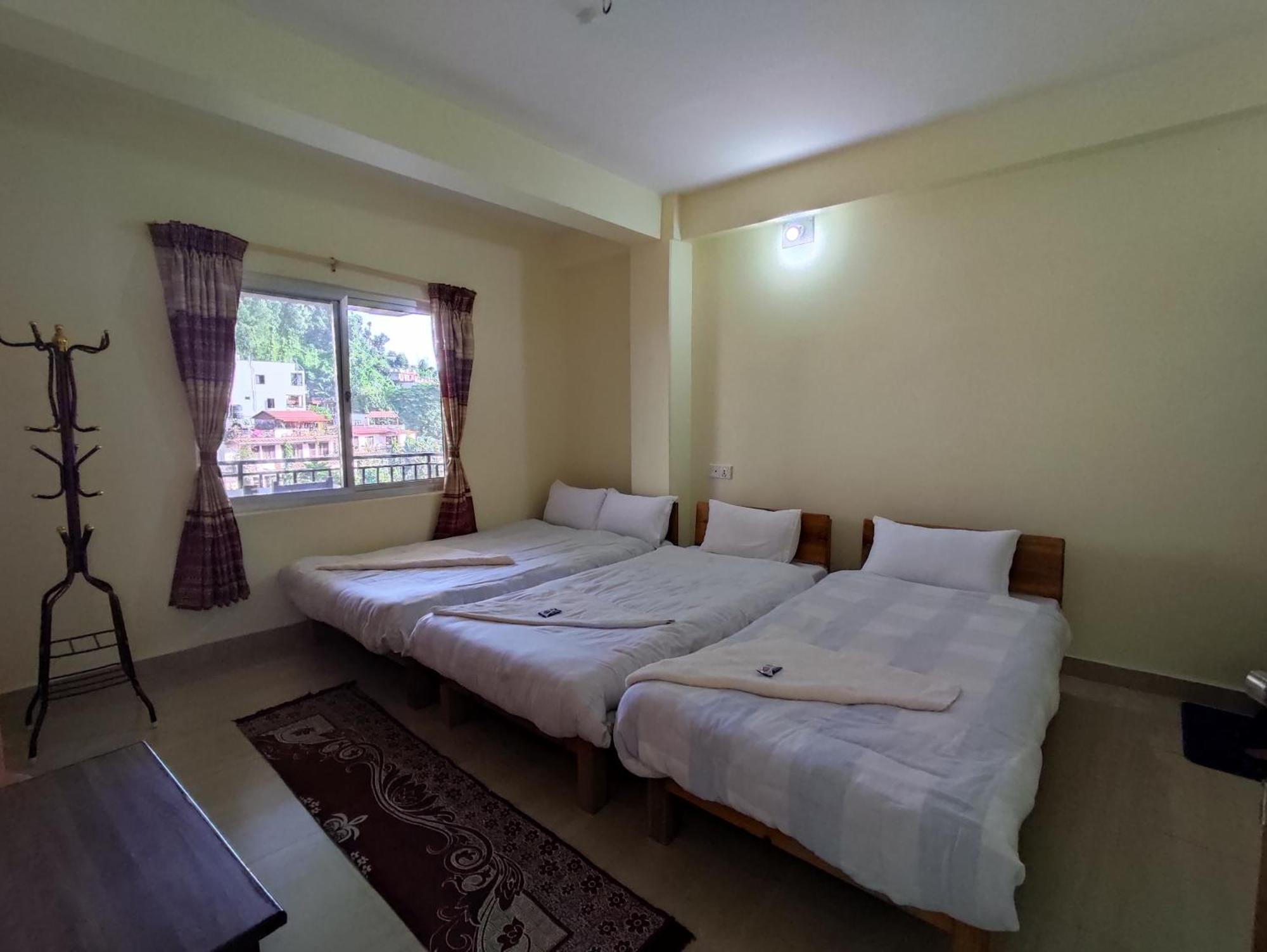 Hotel Green Hill View Похара Стая снимка