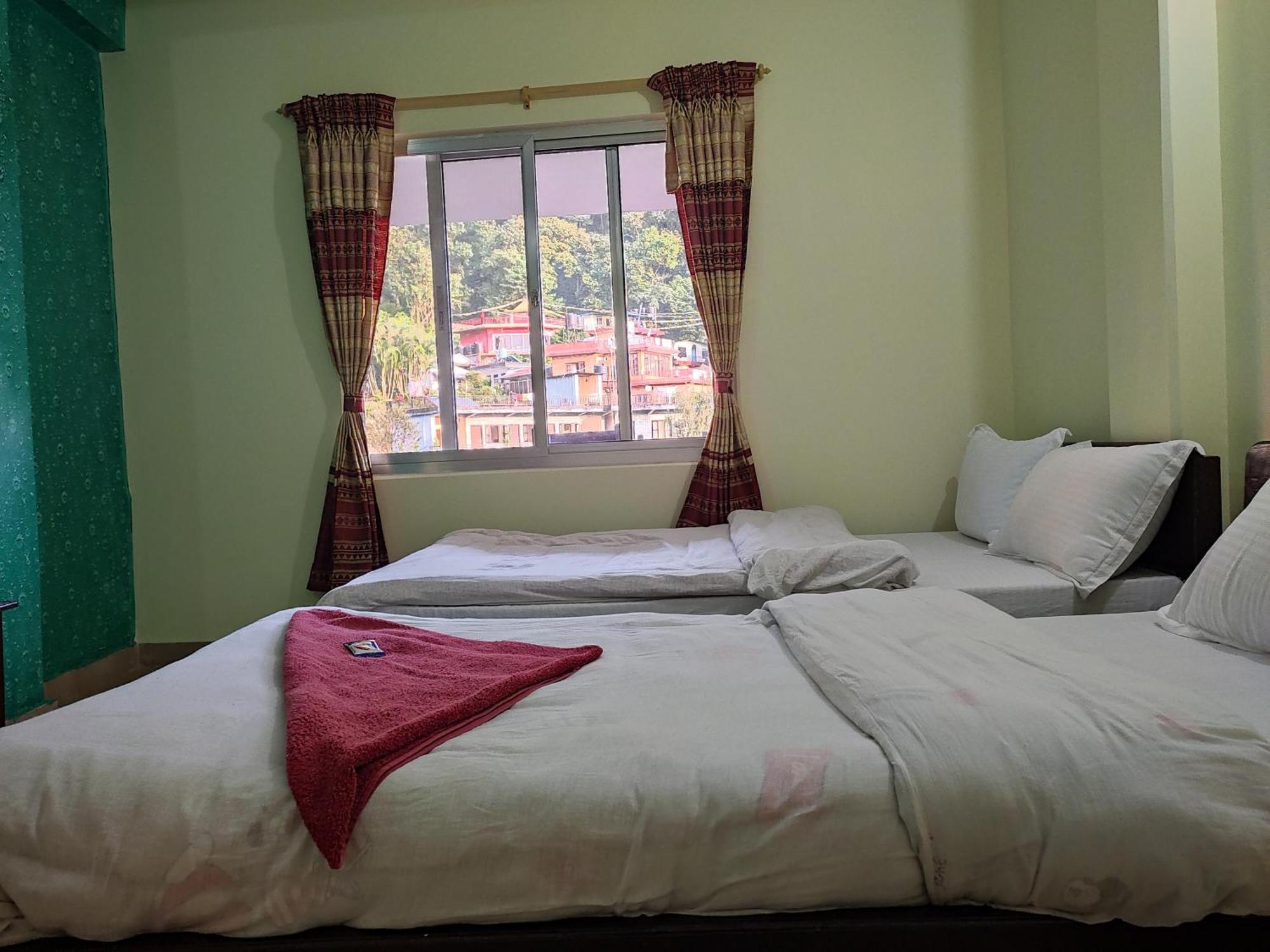 Hotel Green Hill View Похара Стая снимка
