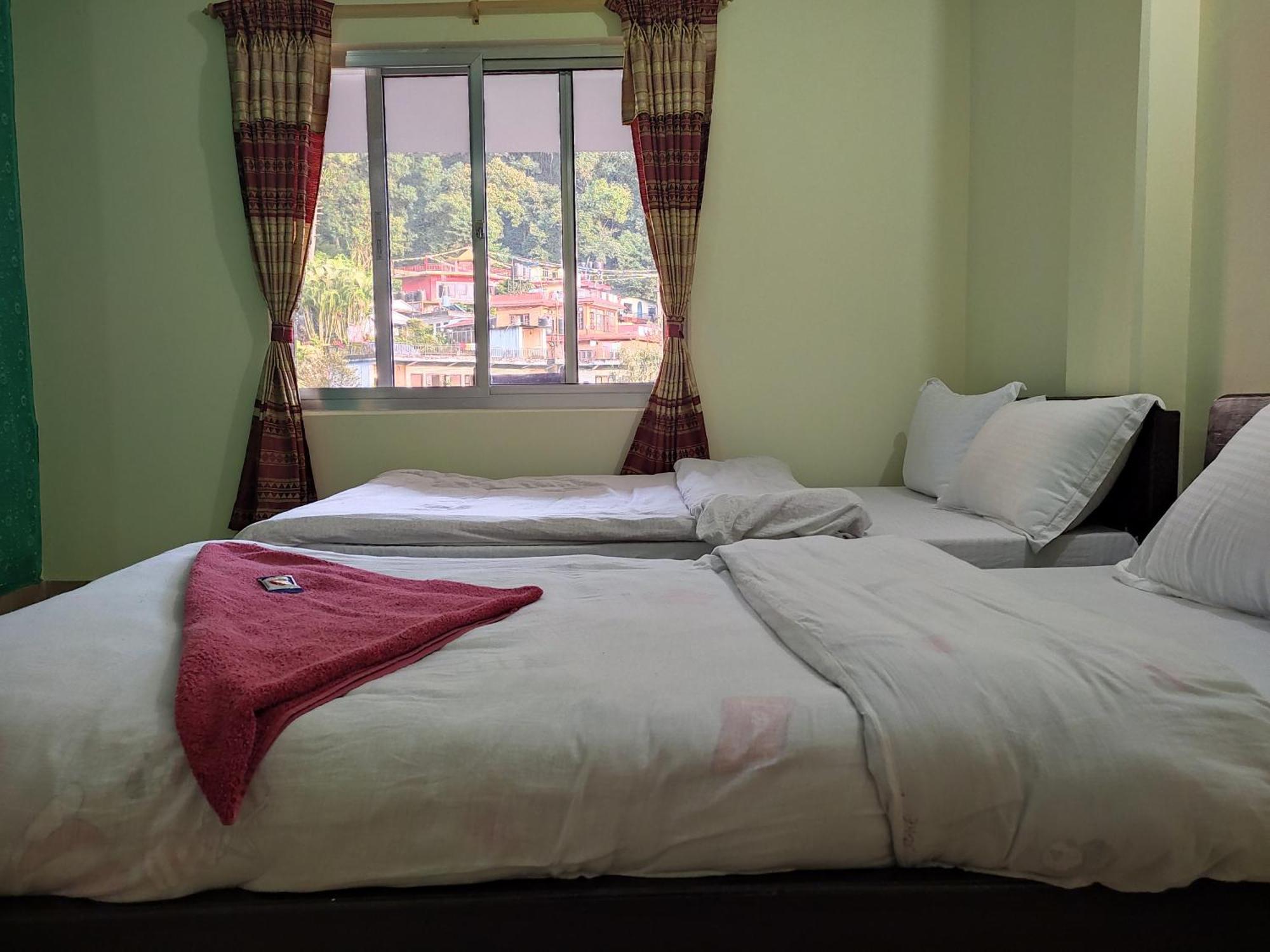 Hotel Green Hill View Похара Стая снимка
